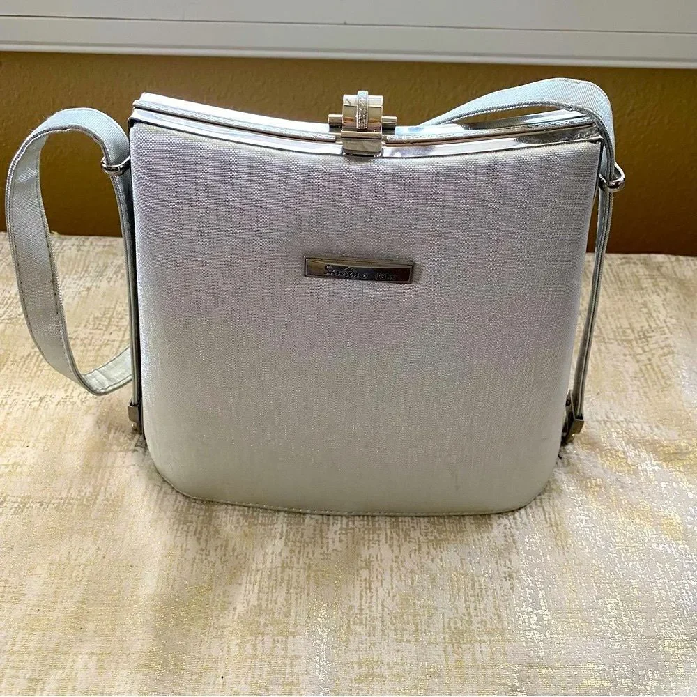 Vintage Sanremo Italy Metallic Silver Shoulder/Crossbody Bag. VGUC!
